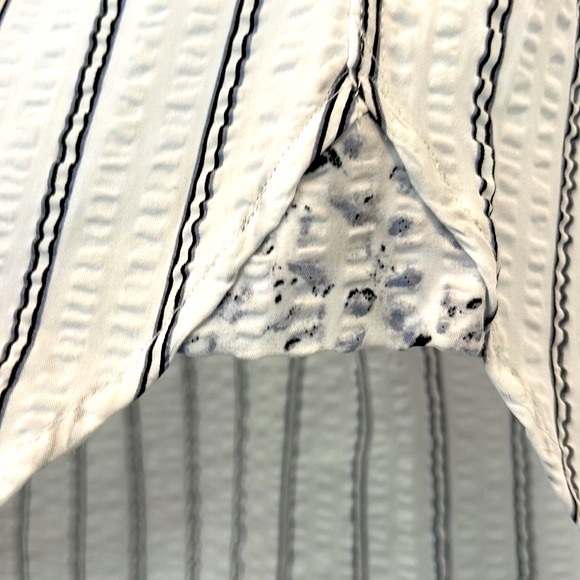 Seersucker Short Sleeve Shirt - Picture 4 of 13